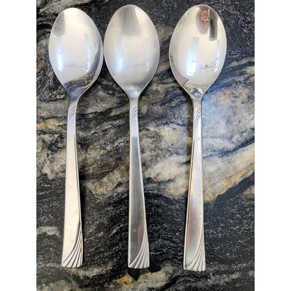 Round Soup Spoon 7.5" Made in Japan Unknown Manufacturer Lot of 3 - Picture 1 of 3